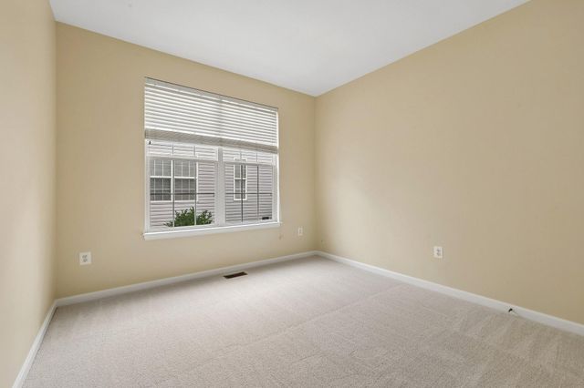 12975 DUNBARTON DR, Bristow, VA 20136