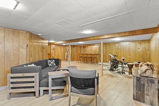 93 Armand Avenue, Manchester, NH 03103