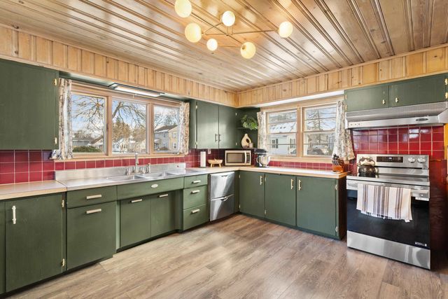 93 Armand Avenue, Manchester, NH 03103