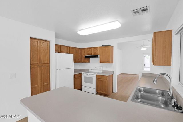 882 E MONTEREY Street, Chandler, AZ 85225