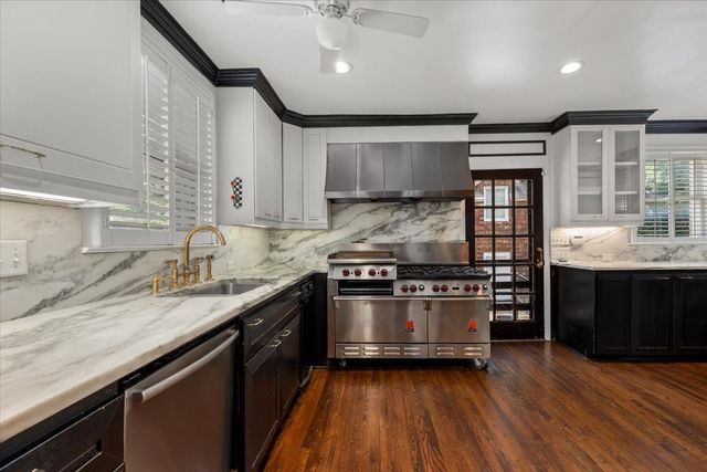 4720 Collinwood Avenue, Fort Worth, TX 76107
