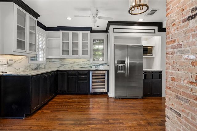 4720 Collinwood Avenue, Fort Worth, TX 76107