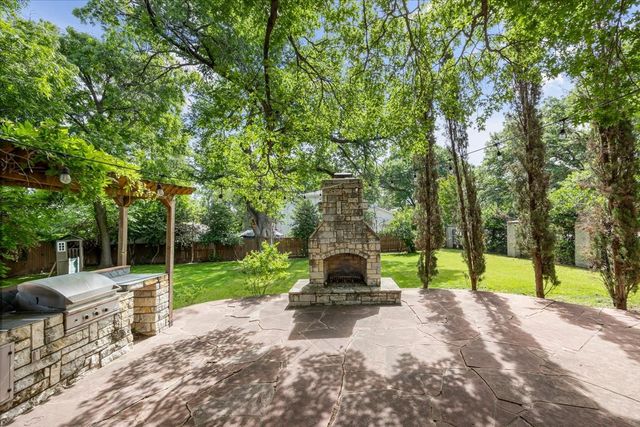 4720 Collinwood Avenue, Fort Worth, TX 76107