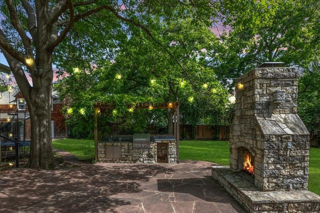 4720 Collinwood Avenue, Fort Worth, TX 76107