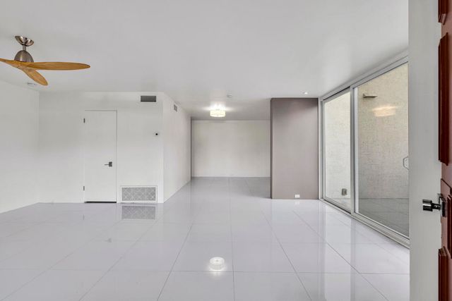 2521 N Whitewater Club Drive A, Palm Springs, CA 92262