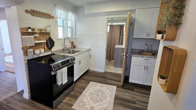 1715 Rawson AVENUE, South Milwaukee, WI 53172