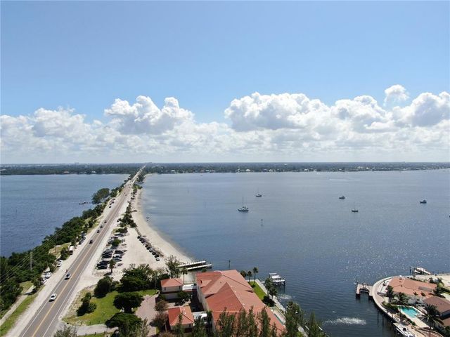 10005 W MANATEE AVENUE W, Bradenton, FL 34209