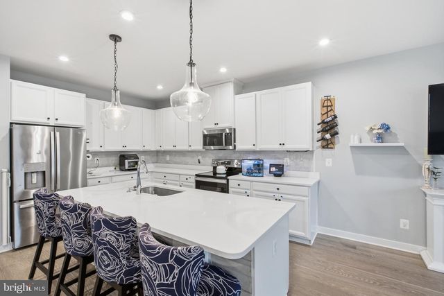 215 FELIX DR, Newark, DE 19713