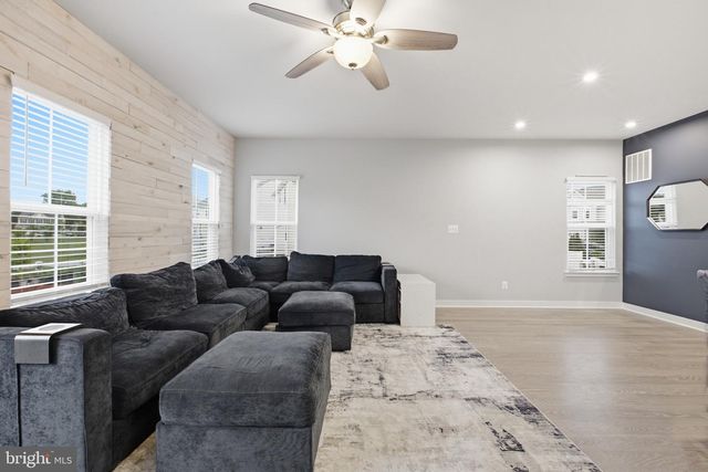 215 FELIX DR, Newark, DE 19713