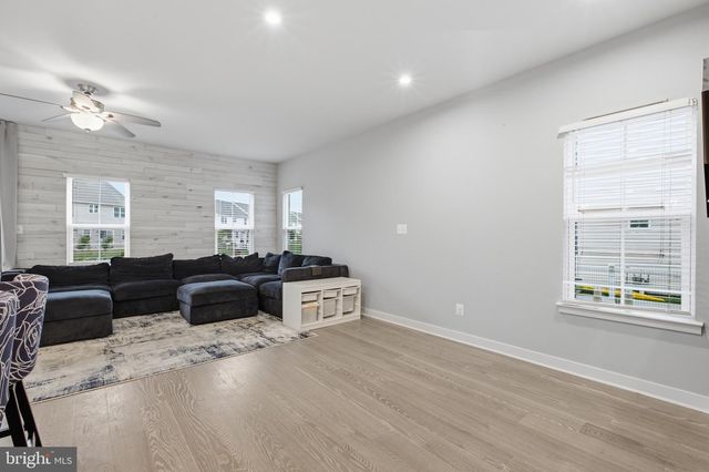 215 FELIX DR, Newark, DE 19713