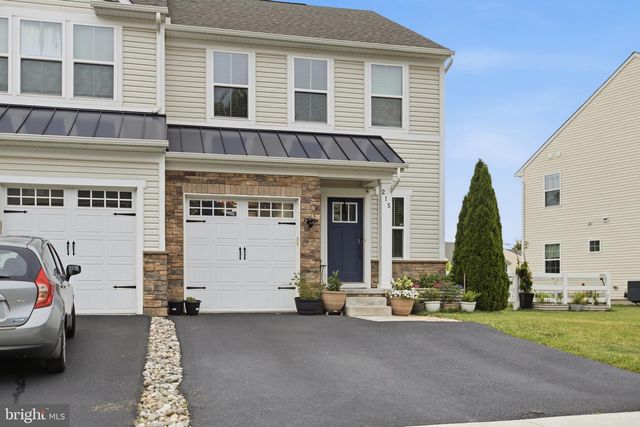 215 FELIX DR, Newark, DE 19713