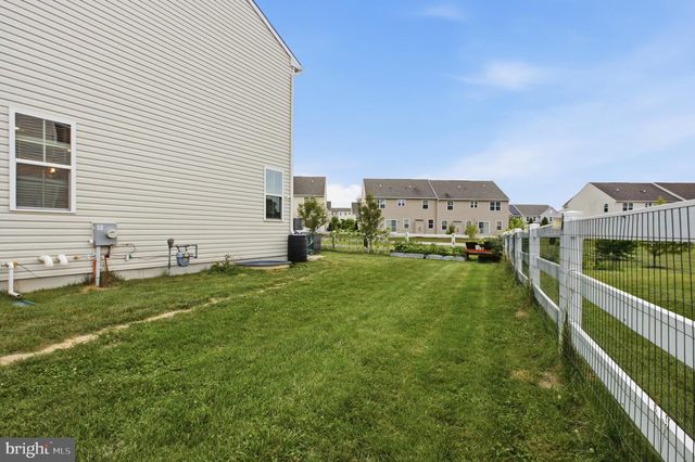215 FELIX DR, Newark, DE 19713