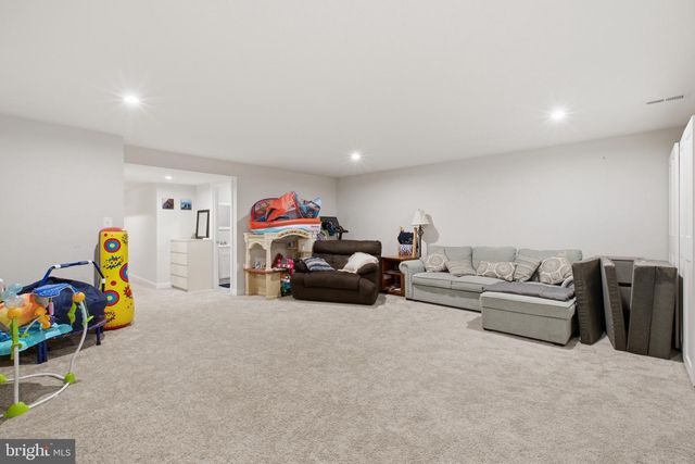 215 FELIX DR, Newark, DE 19713