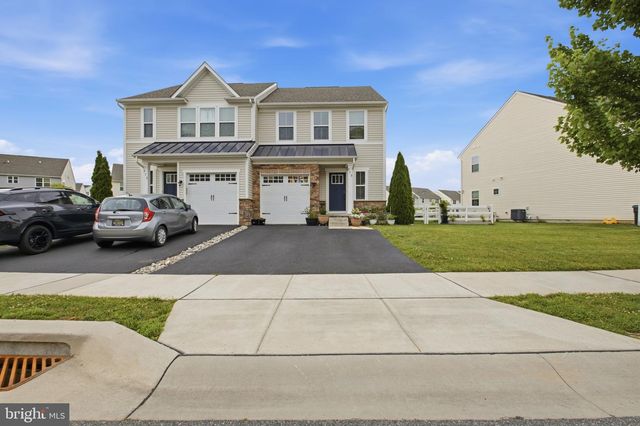 215 FELIX DR, Newark, DE 19713