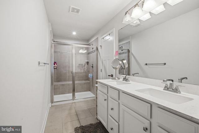 215 FELIX DR, Newark, DE 19713