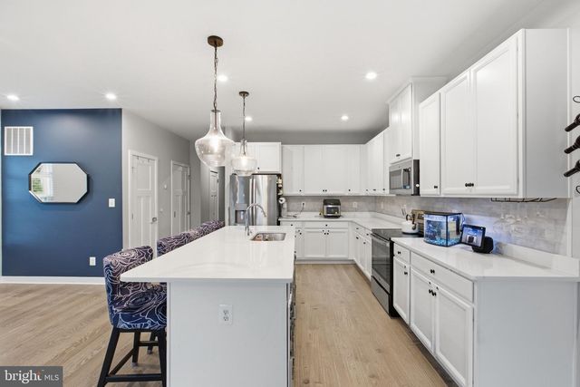 215 FELIX DR, Newark, DE 19713