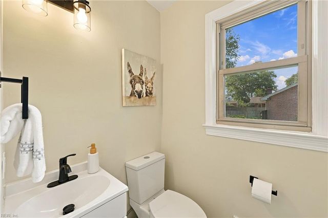 957 Edwin DR, Virginia Beach, VA 23464