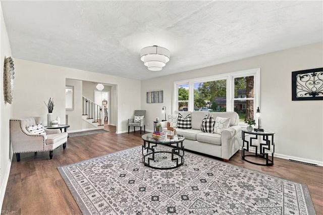 957 Edwin DR, Virginia Beach, VA 23464