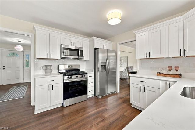 957 Edwin DR, Virginia Beach, VA 23464