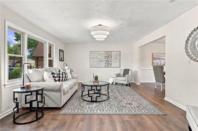 957 Edwin DR, Virginia Beach, VA 23464