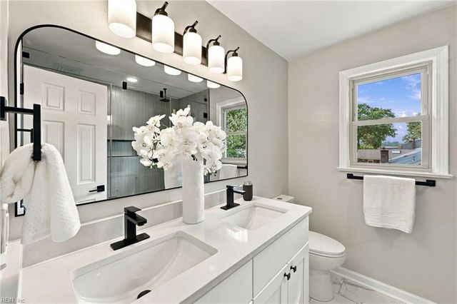 957 Edwin DR, Virginia Beach, VA 23464