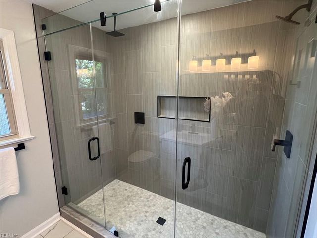 957 Edwin DR, Virginia Beach, VA 23464