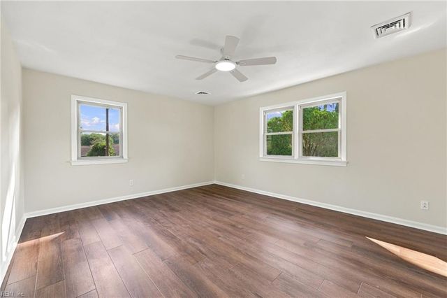 957 Edwin DR, Virginia Beach, VA 23464