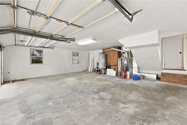 957 Edwin DR, Virginia Beach, VA 23464