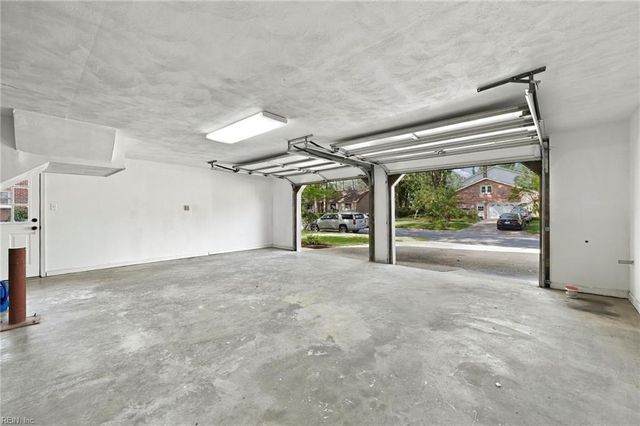 957 Edwin DR, Virginia Beach, VA 23464