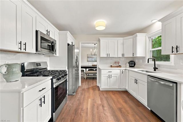 957 Edwin DR, Virginia Beach, VA 23464