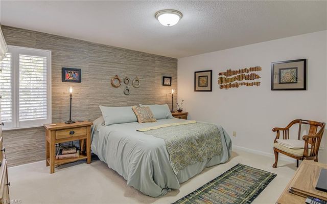 211 Ridgehaven Drive, Winston-salem, NC 27104