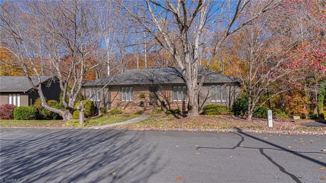 211 Ridgehaven Drive, Winston-salem, NC 27104