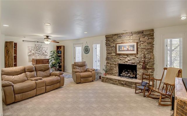 211 Ridgehaven Drive, Winston-salem, NC 27104