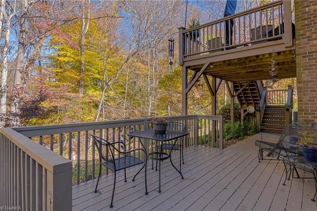 211 Ridgehaven Drive, Winston-salem, NC 27104