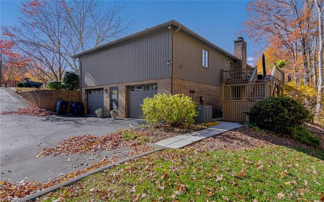 211 Ridgehaven Drive, Winston-salem, NC 27104