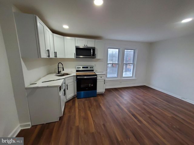 404 N CHARLOTTE ST, Pottstown, PA 19464