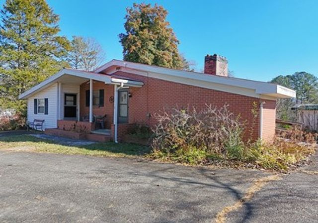 33 Dover Road, Blairsville, GA 30512