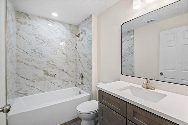 740 S WASHINGTON AVENUE, Apopka, FL 32703