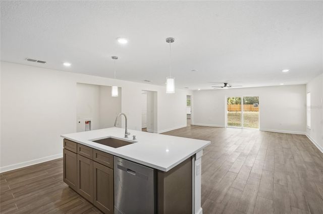 740 S WASHINGTON AVENUE, Apopka, FL 32703