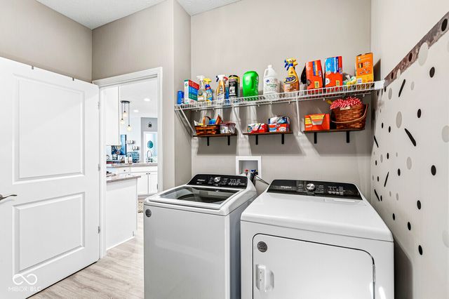7202 Wooden Grange Drive, Indianapolis, IN 46259