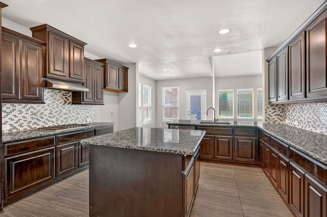 1012 Summer Lane, Mckinney, TX 75071