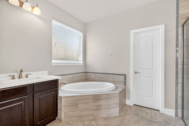 1012 Summer Lane, Mckinney, TX 75071