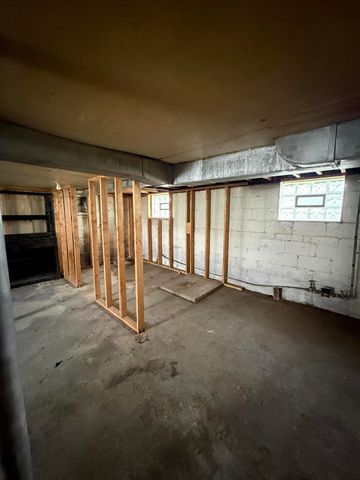 35068 Ellen Street, Clinton Twp, MI 48035