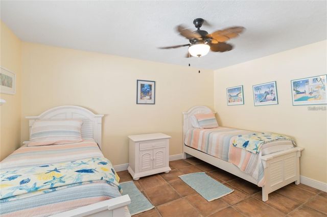 6711 AVENUE C, Sarasota, FL 34231
