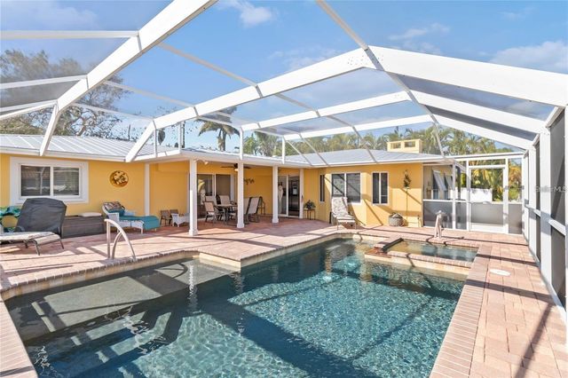 6711 AVENUE C, Sarasota, FL 34231