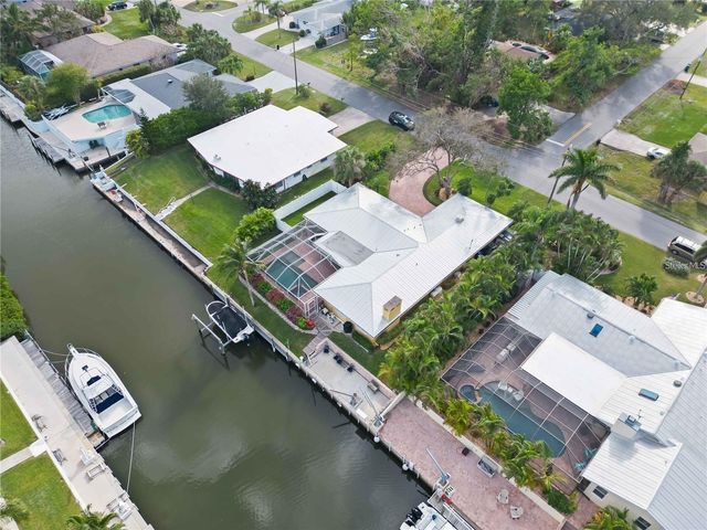 6711 AVENUE C, Sarasota, FL 34231