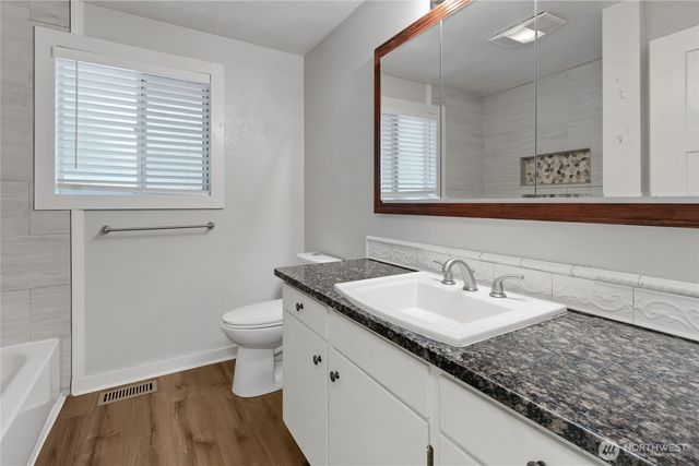 3416 Waller Road E, Tacoma, WA 98443