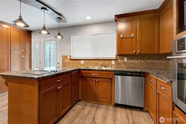 3416 Waller Road E, Tacoma, WA 98443