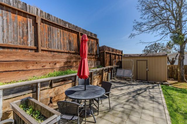 5574 Heritage Dr, Ione, CA 95640