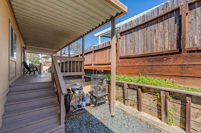 5574 Heritage Dr, Ione, CA 95640